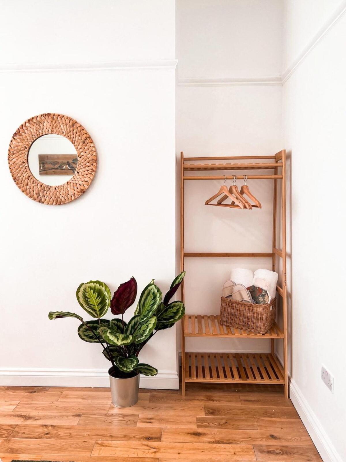 Zozy Happy Land Guest house London