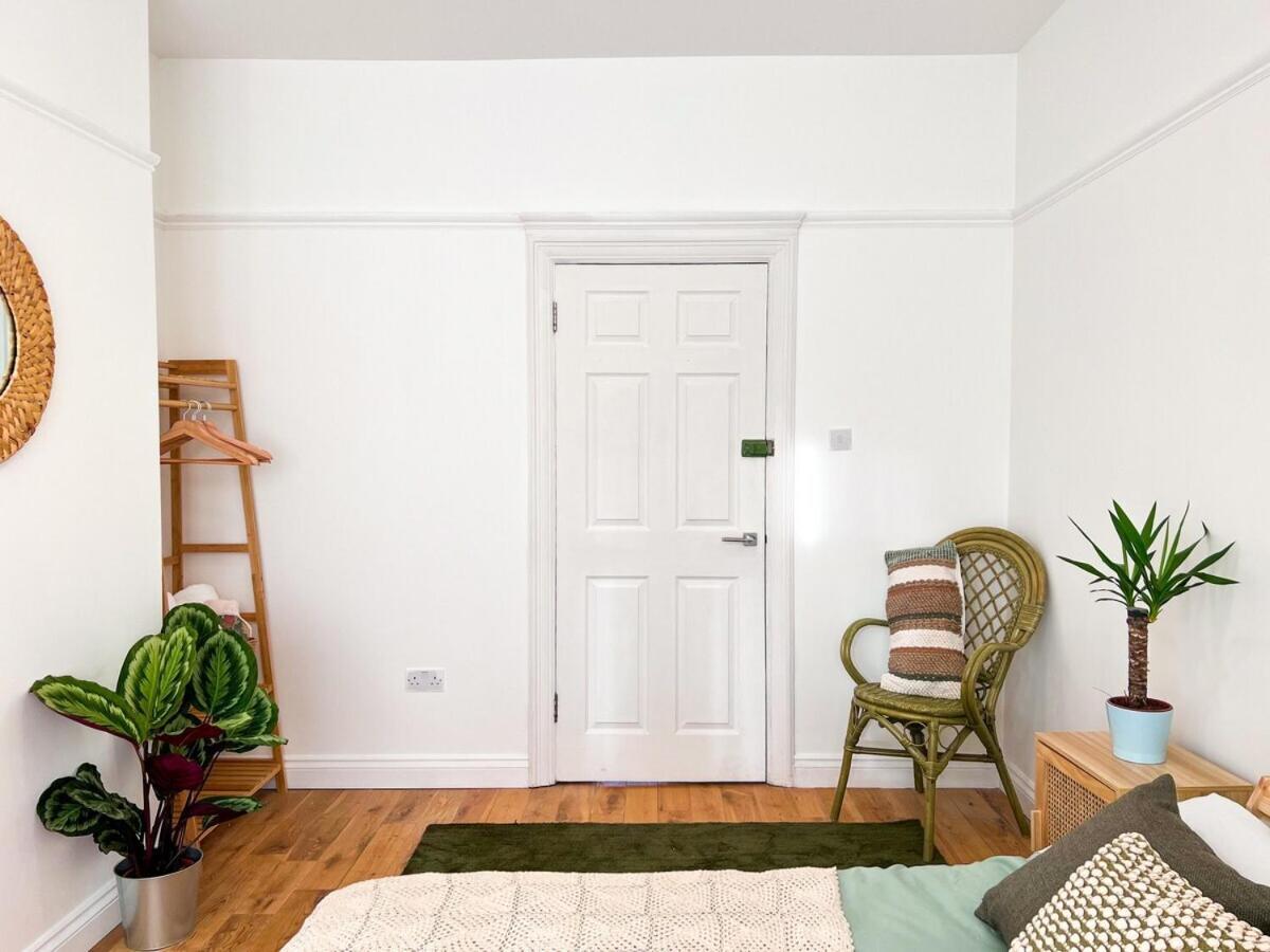 Guest house Zozy Happy Land London