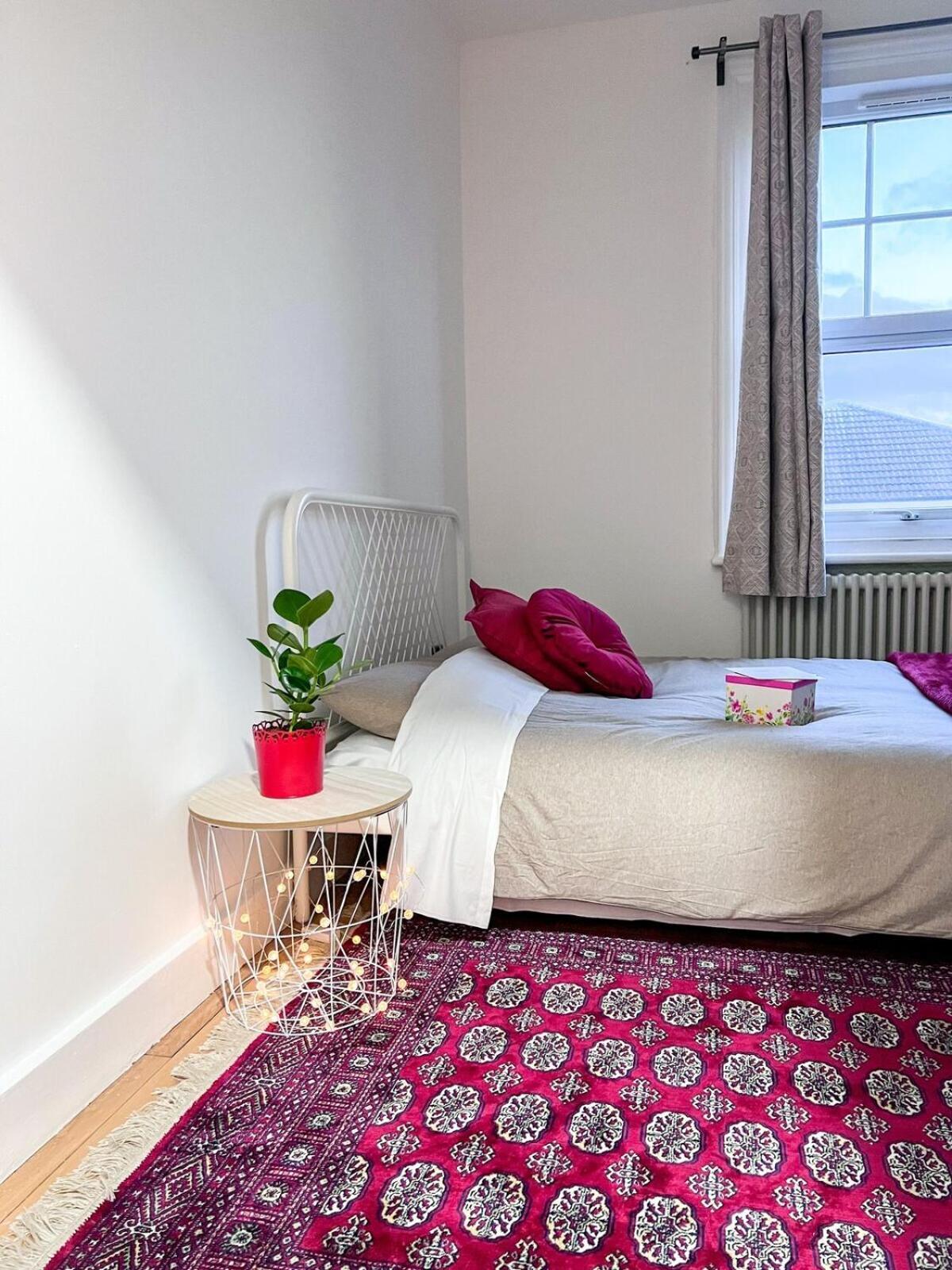 Guest house Zozy Happy Land London